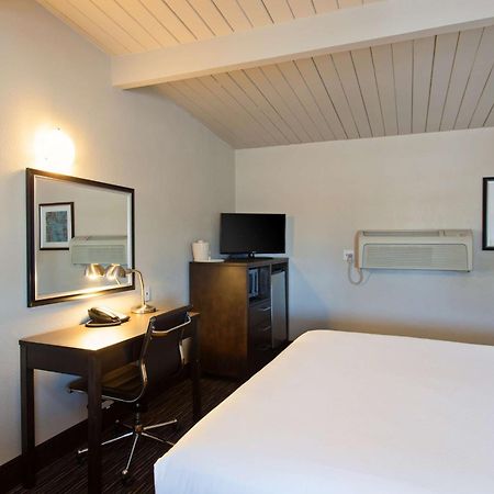 Days Inn By Wyndham Chowchilla Gateway To Yosemite Bagian luar foto