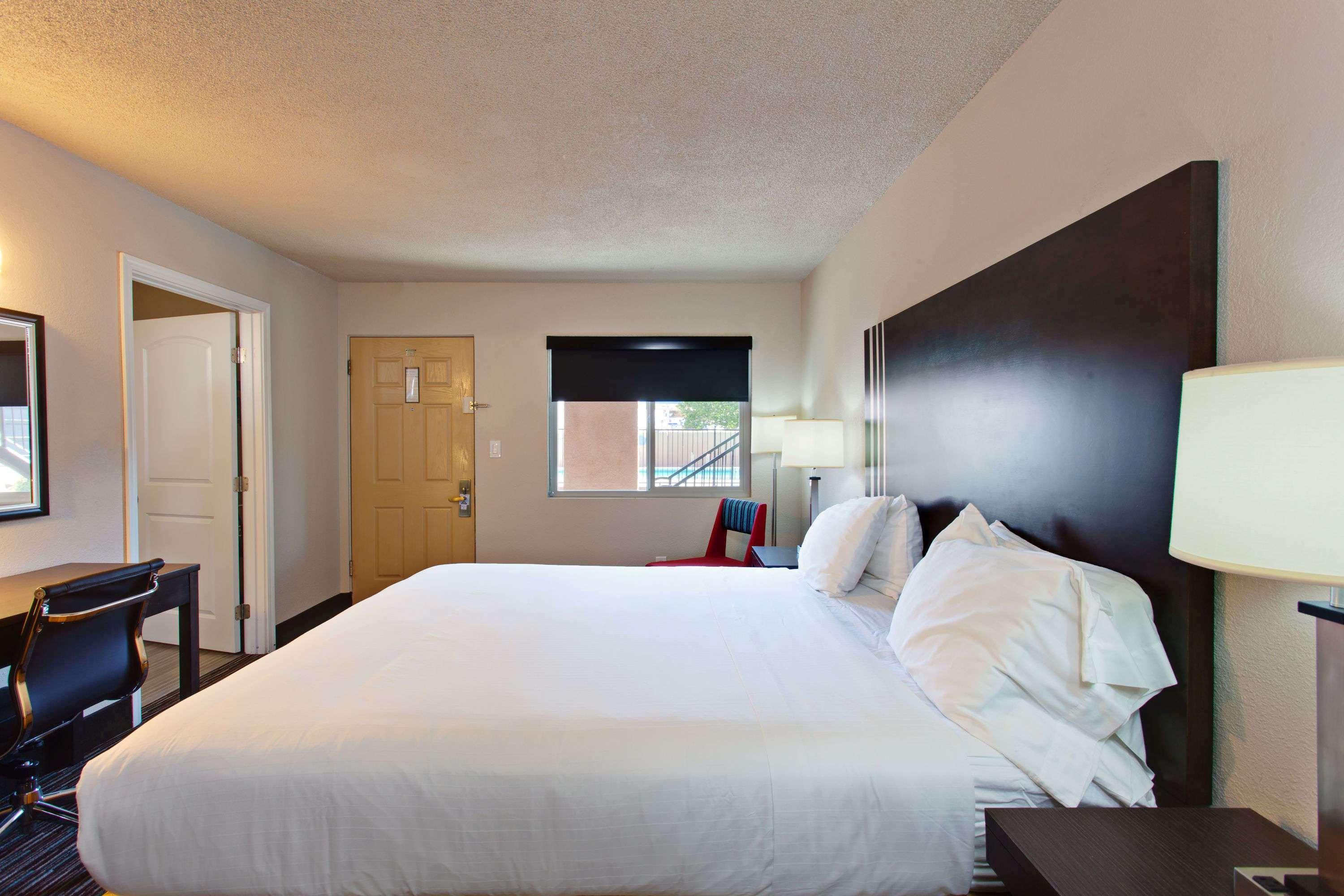 Days Inn By Wyndham Chowchilla Gateway To Yosemite Bagian luar foto