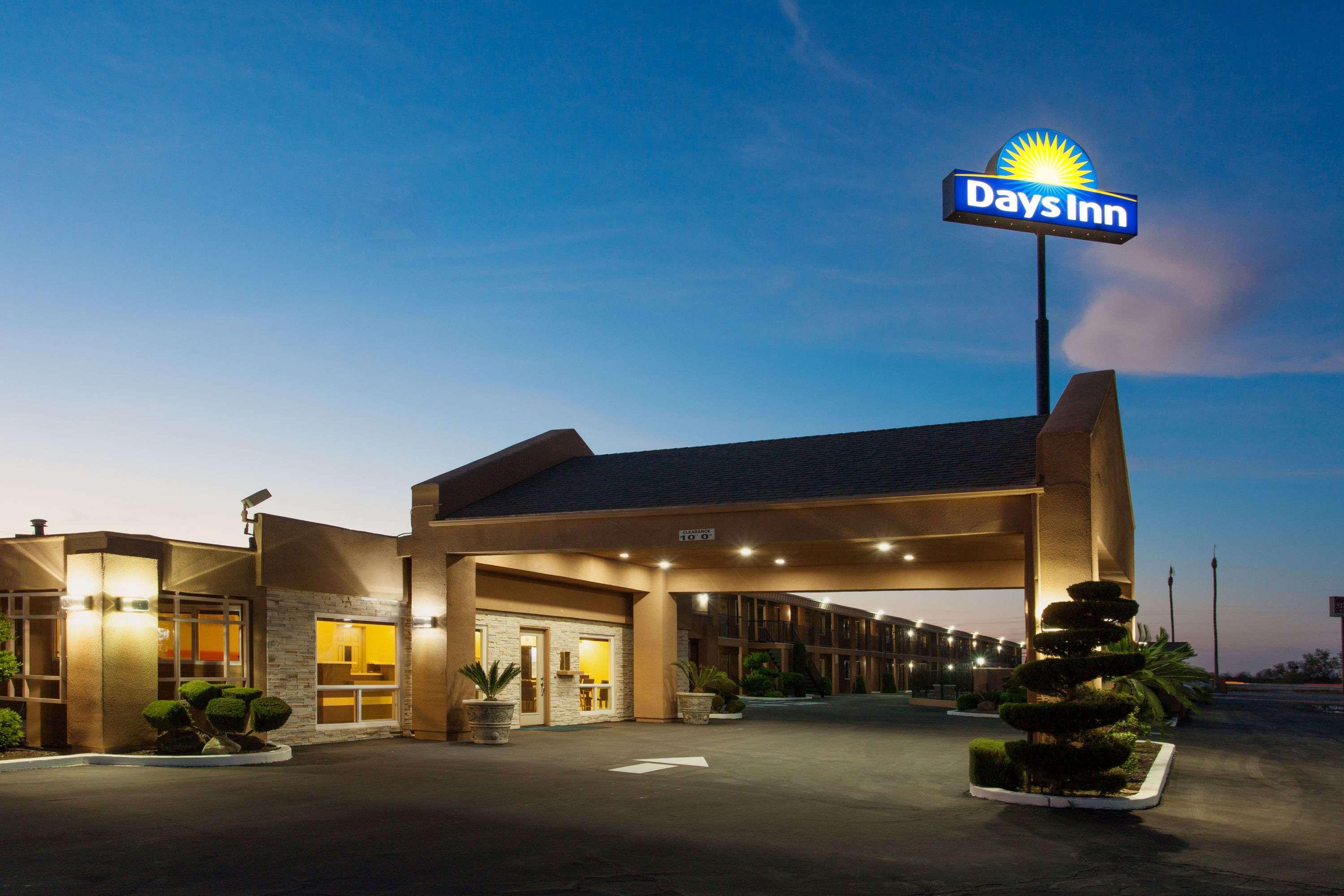 Days Inn By Wyndham Chowchilla Gateway To Yosemite Bagian luar foto