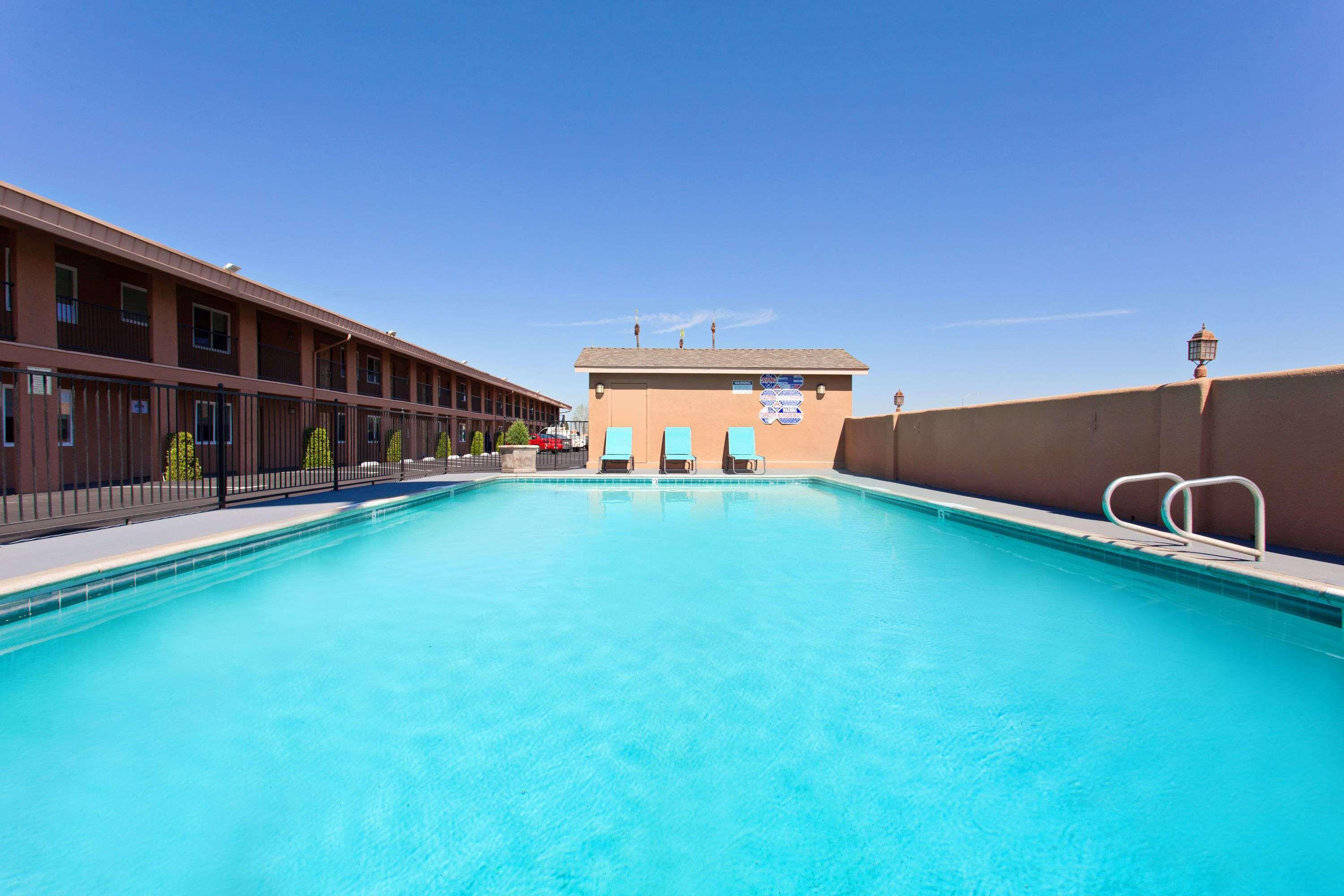 Days Inn By Wyndham Chowchilla Gateway To Yosemite Bagian luar foto